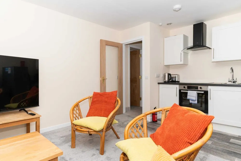Brilliantly Located 2BD Flat Heart of Edinburgh!