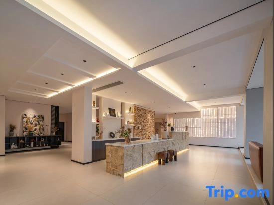 Mountain Echo River View Resort Homestay (Chenzhou Zixing Dongjiang Lake Branch)