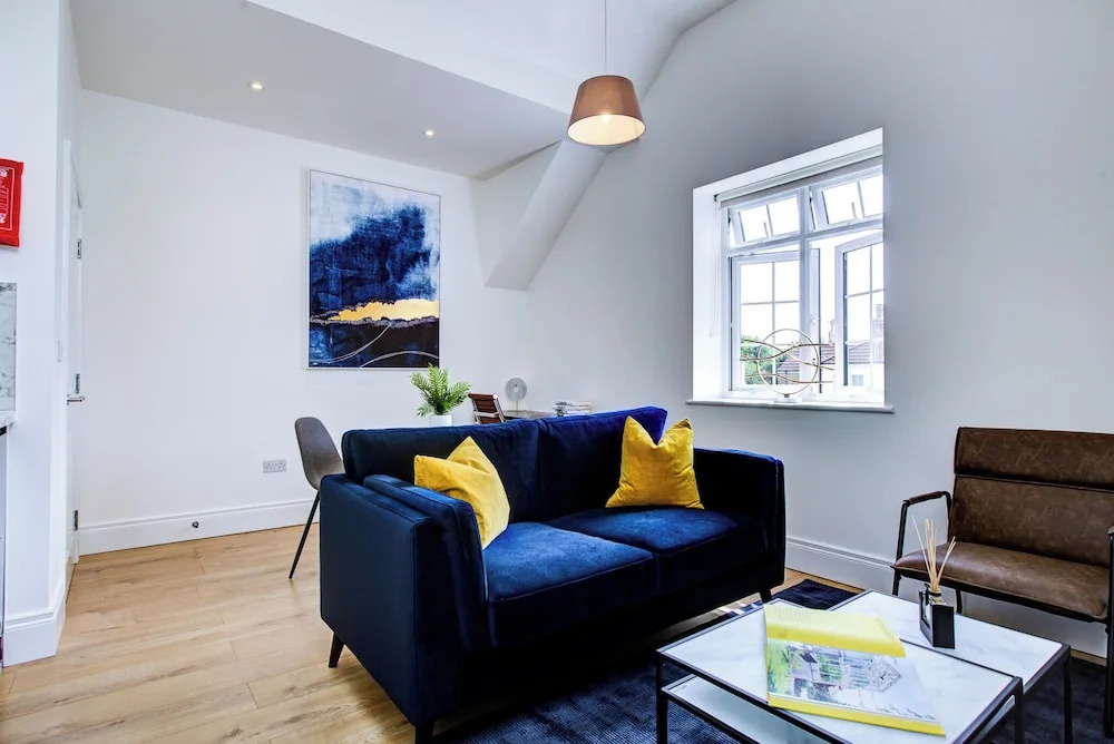 Hybrid Resi New Malden