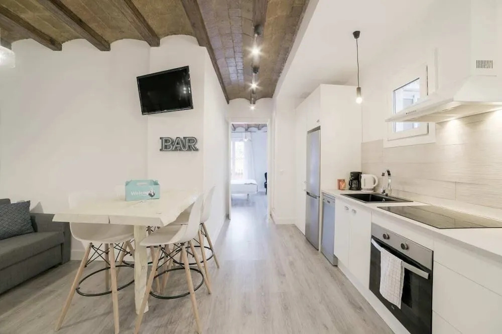 Modern & Chic 2 Bed Apt in Lesseps