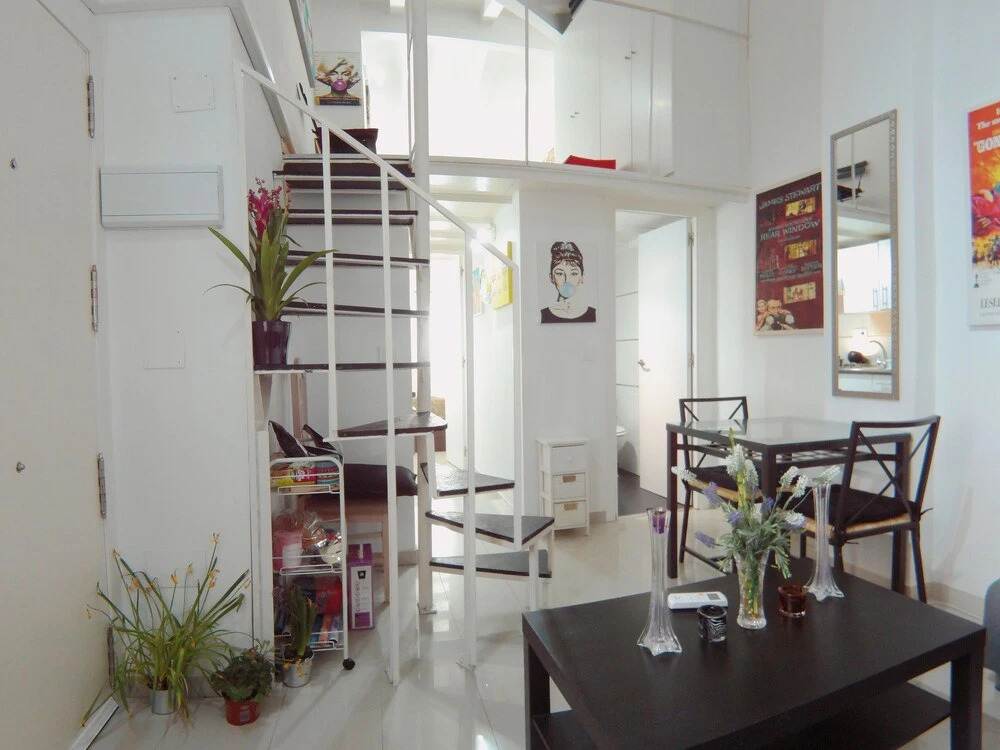 Apartamento de 2 Habitaciones con A/C en Puerta del Angel AZ3A