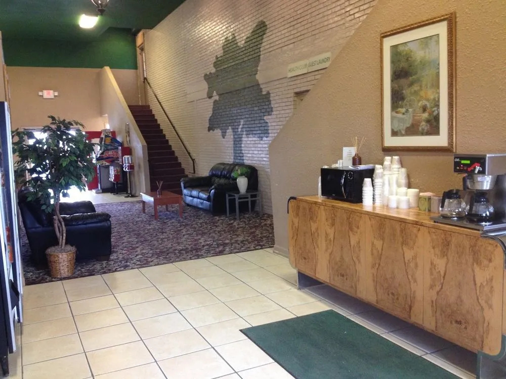 Woodridge Inn and Suites