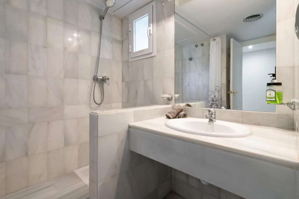 Ground floor apartment los Naranjos 8