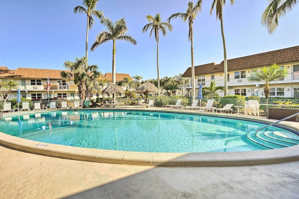 Marco Island Condo ~ 1 Mi to the Beach!