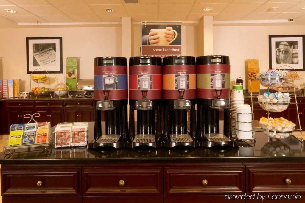 Hampton Inn & Suites Jacksonville-Airport