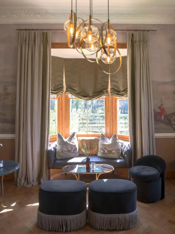 Hartford House