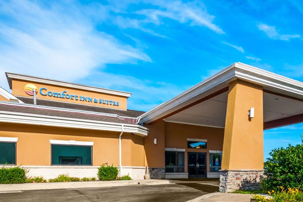 Comfort Inn & Suites North East