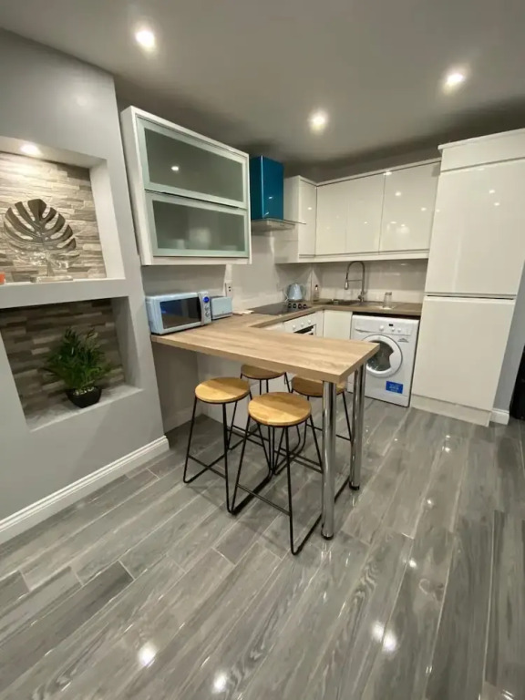 3 bed apartment near Temple Bar