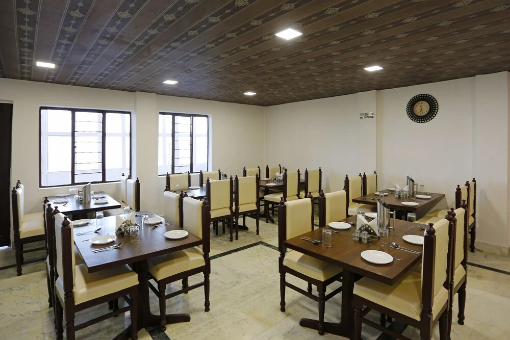Hotel Raj Deluxe