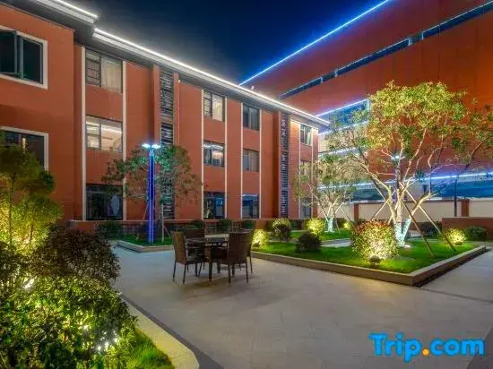 Lavande Hotel (Ceramic Art Avenue Taoxichuan/Jingdezhen Sculpture Porcelain Factory)