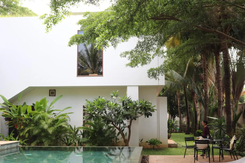 Modern 5 bedroom central pool villa - Rose Apple Residences