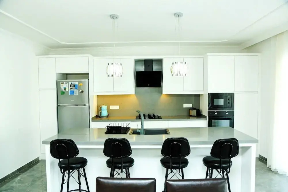 Villa-Sleeps 9-Parking-Pool-Bbq-Hot tub-Pets