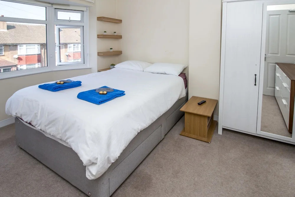 Elegant Rooms in a Quiet Location