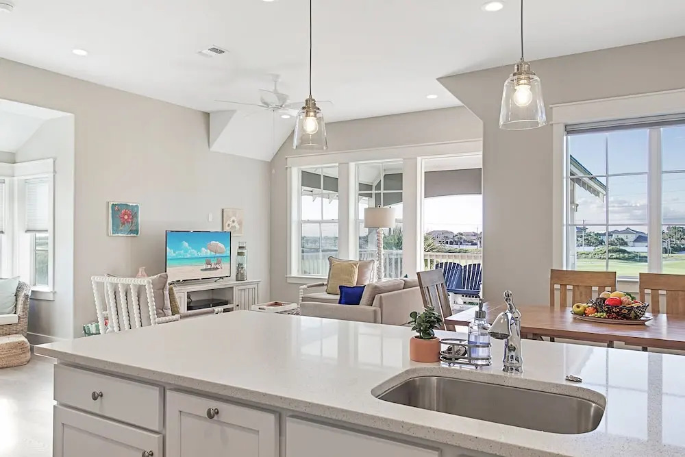164 Sunset Avenue Townhouse 3 Bedrooms 3.5 Bathrooms Townhouse