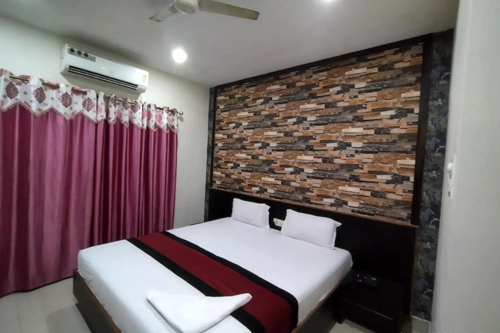 Hotel Fame City