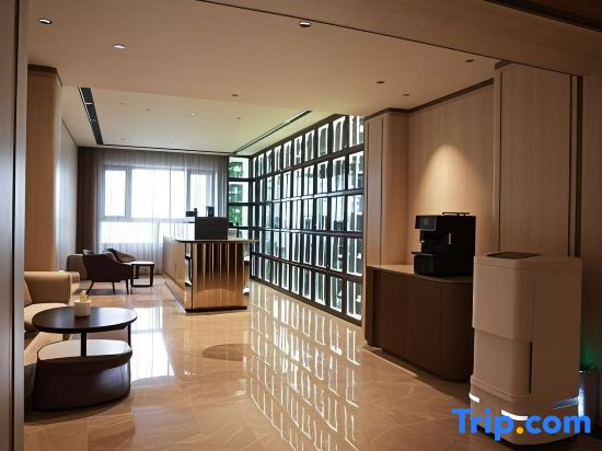 Heiston Hotel (Haxi High speed Railway Station Heilongjiang University Subway Station Branch)