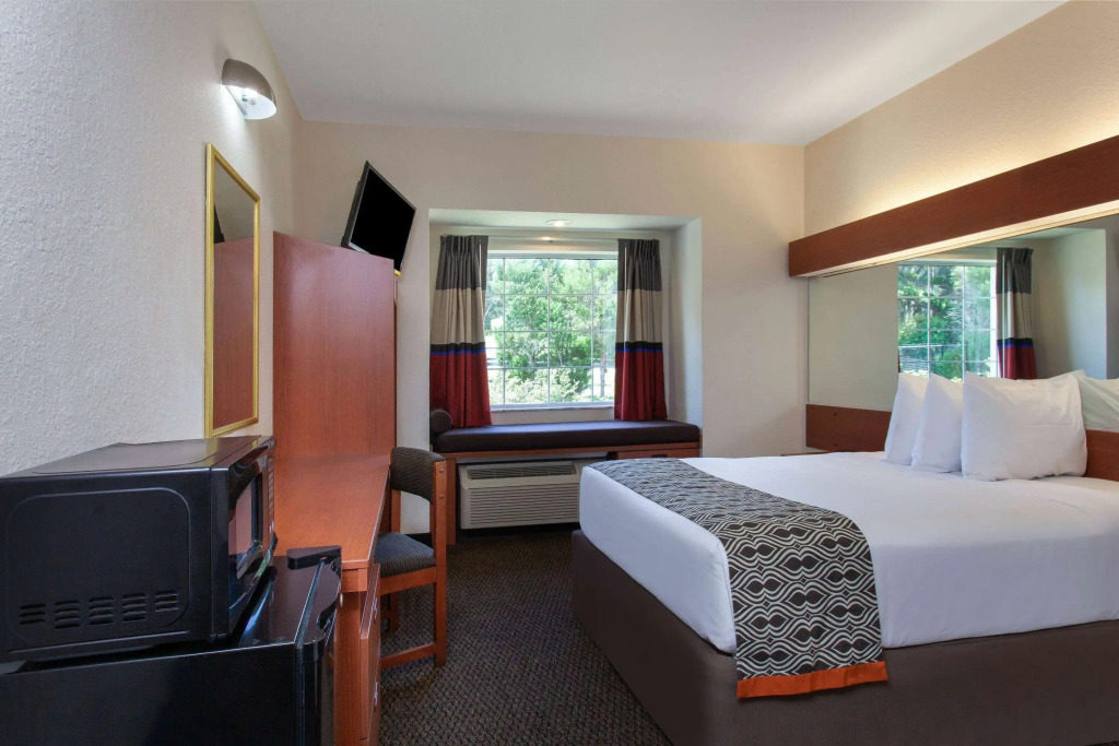 Microtel Inn and Suites by Wyndham - Lady Lake/ The Villages