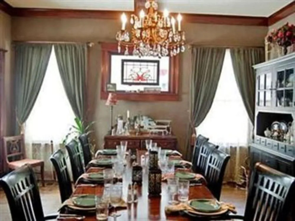 Rosen House Inn - Bed And Breakfast