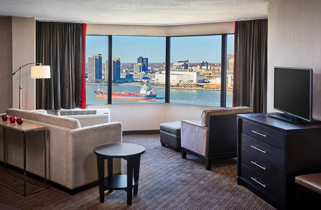 Best Western Plus Waterfront Hotel
