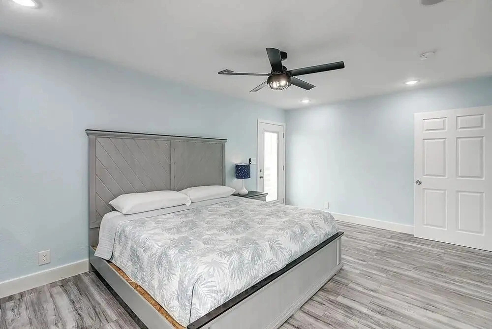 Laguna Shores 4 Bedroom Home by Redawning