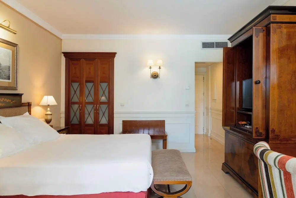 Apartamentos Guadalpin Boutique