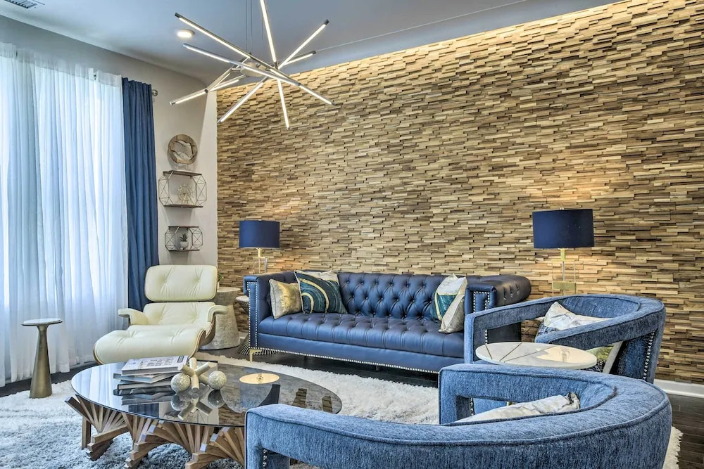 Sleek Durham Townhome Near Dtwn w/ Balcony!