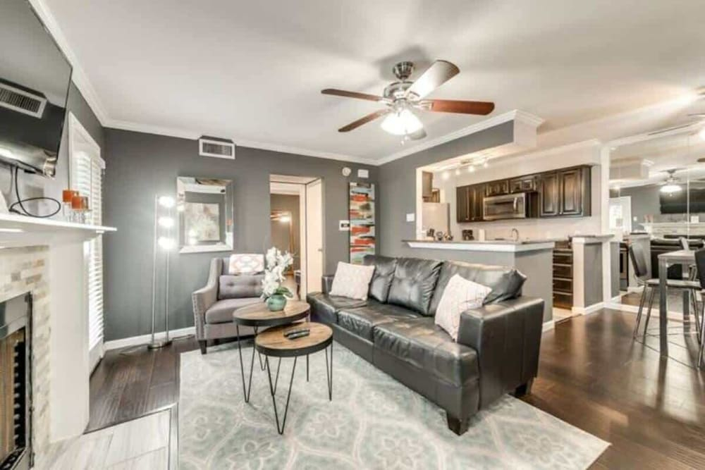 1BD Condo Pool South Irving I40