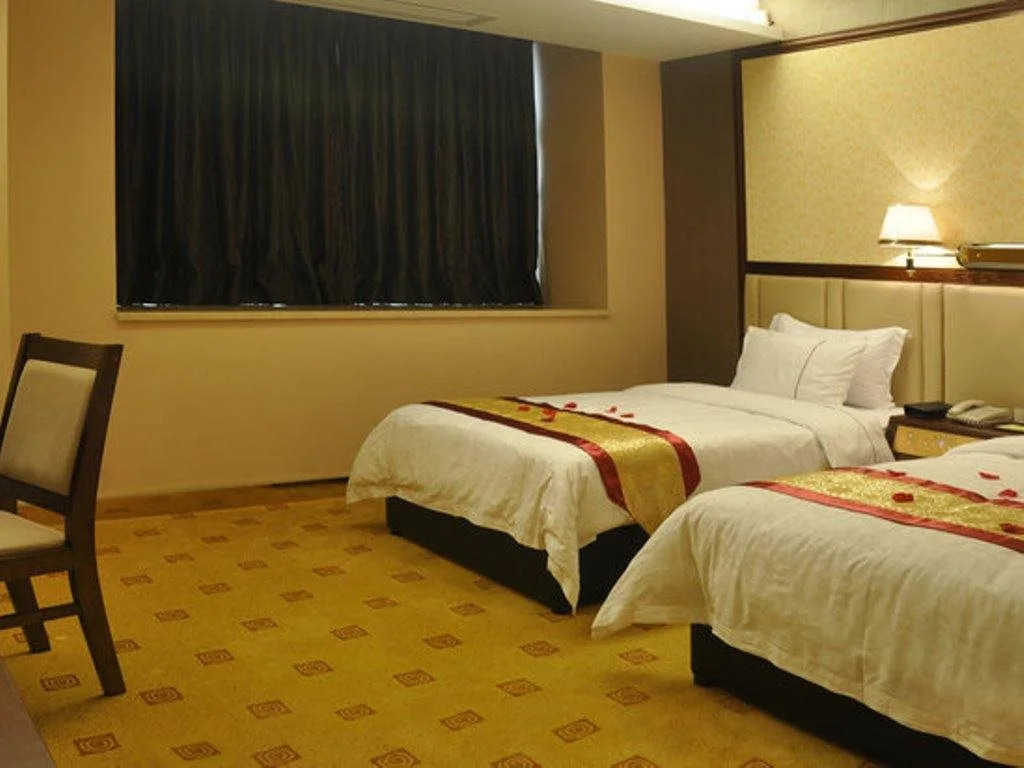 Yuyang Commerce Hotel