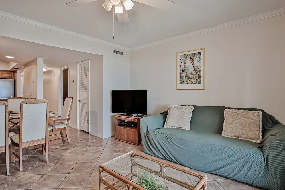 Oceanfront Townhouse With Shared Pools, Ocean View, Wifi, W/d, and Central AC
