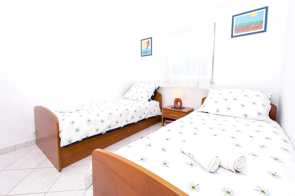 Bungalow With 2 Bedrooms in Montižana, With Wonderful sea View, Privat