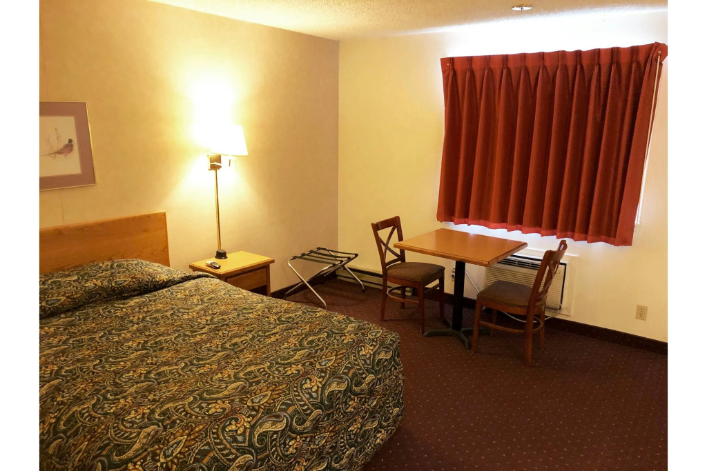 OYO Hotel Shelby MT Hwy 2 & I-15