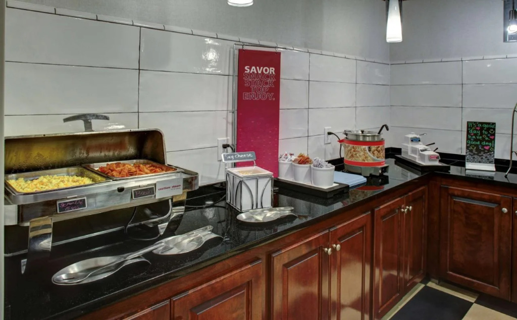 Hampton Inn & Suites at Lake Mary Colonial Townpark