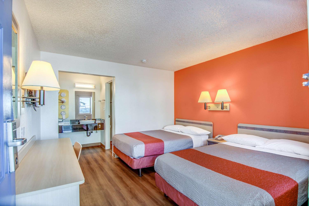Motel 6-Stockton, CA - Charter Way West