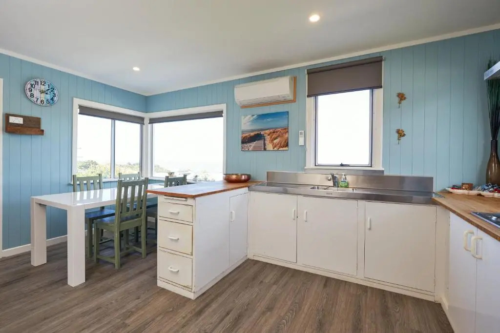 Classic Charm, Sea & Mountain Views, Family Fun - KK95170