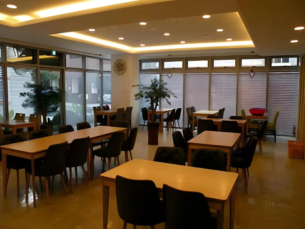 A-One Hotel
