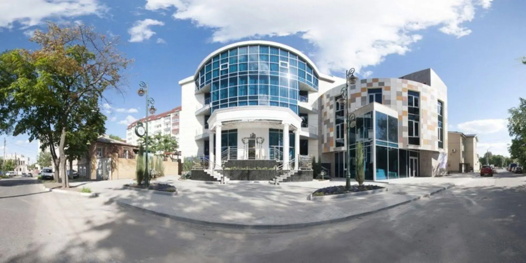 Iris Art Hotel