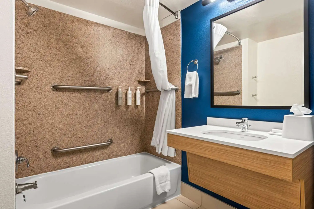 Best Western Plus North Savannah