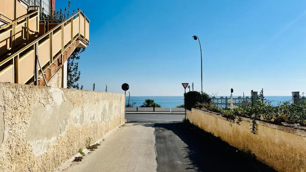 Sealands 50 meters from the beach with wifi