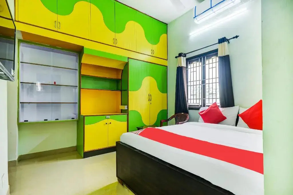 Aruthraa Residency by OYO Rooms