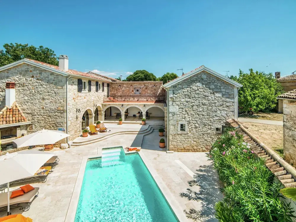 Holiday Home with Swimming Pool near Lim Bay & Beach