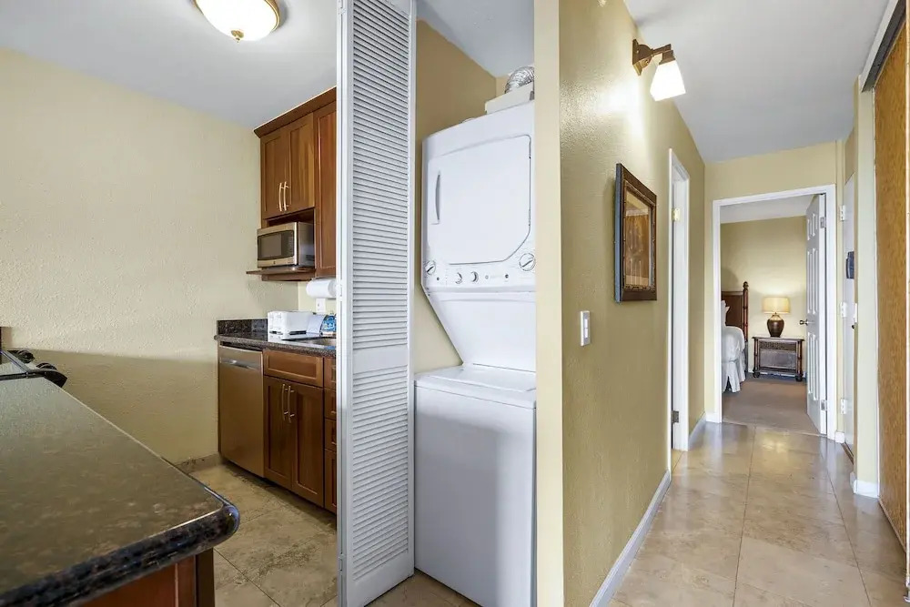 Maui Vista 1-308 - Steps From the Beach, Renovated, Ocean Views, New Windows, AC