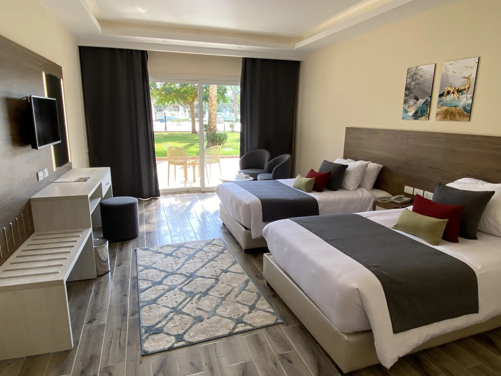 Amwaj Oyoun Resort
