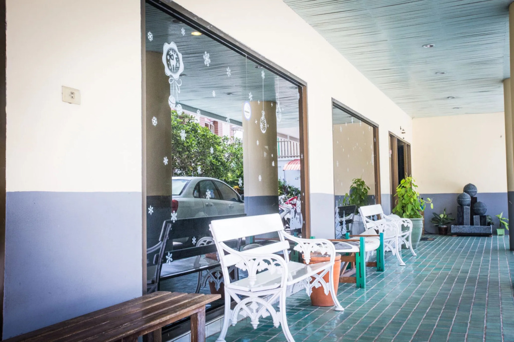 Central Place Hotel