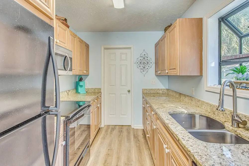 < 1 Mi to Ocean: North Myrtle Beach Home w/ Grill!