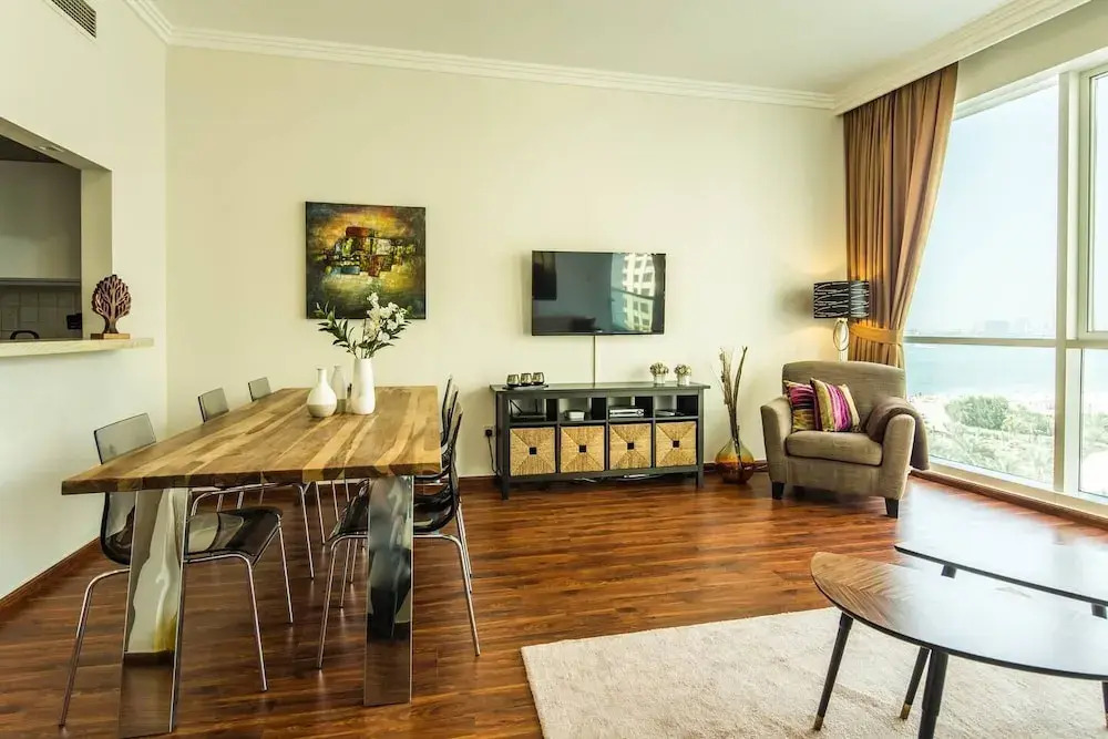 Upscale 1BR - Sea Views - Direct Beach Access!