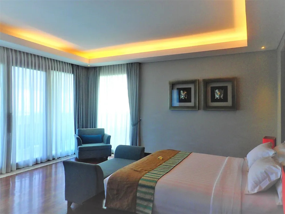 15 Bedrooms Sun Suite Villa Bali