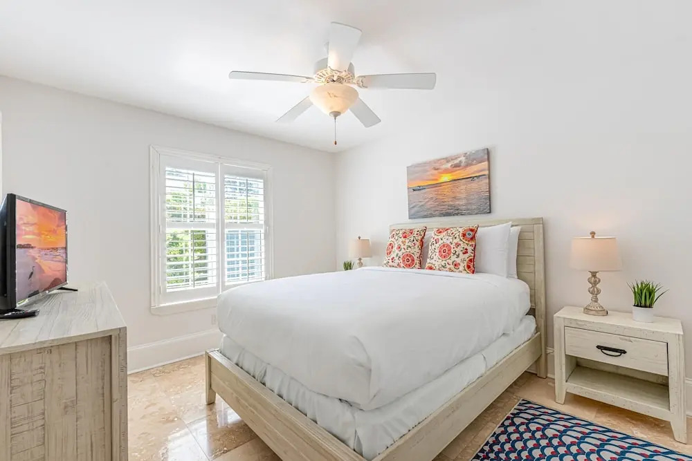 Bayshore Breeze S 31 Bayshore Dr 4BR 2BA 9