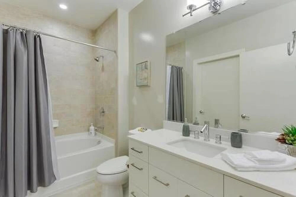Two-Bedroom On H 77