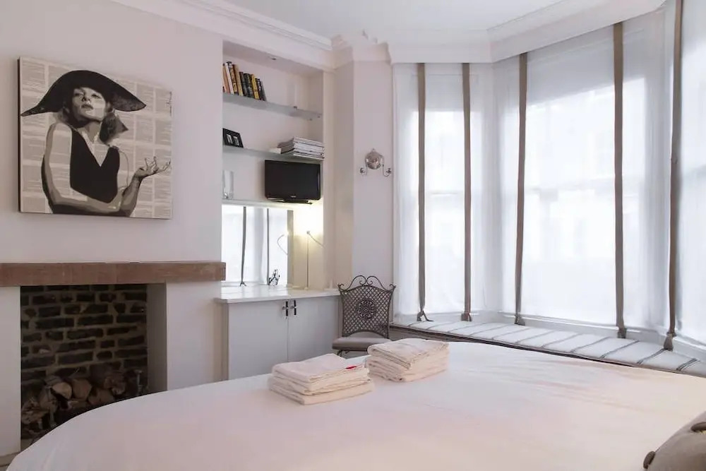 Retreat to a Stylish Flat in Chelsea