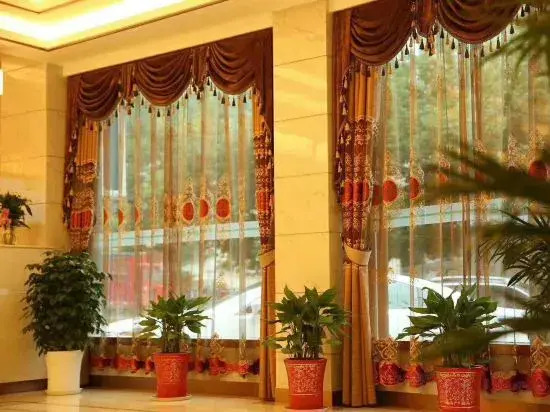 Baolong Fashion Business Hotel